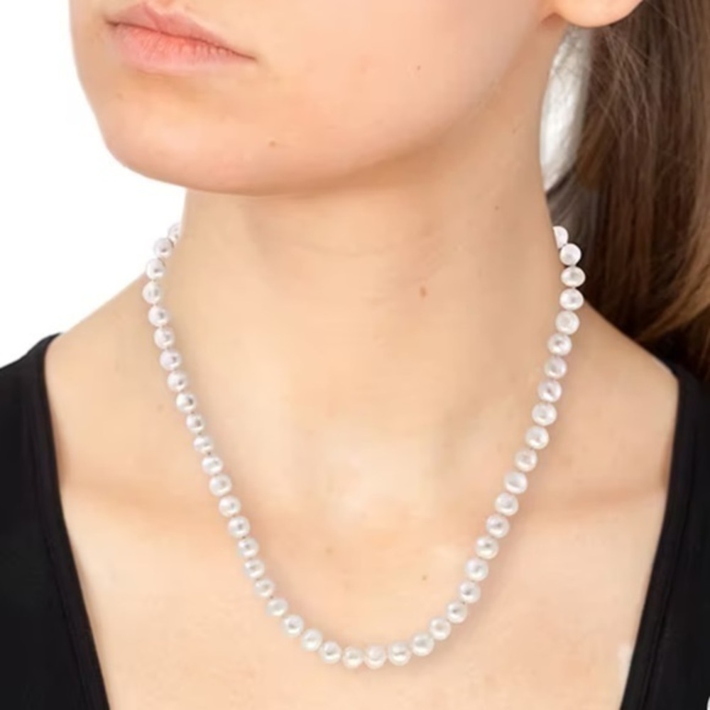 NEW with Tags Effy white Cultured Strand Pearl necklace